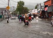 Usai Hujan, Jalan Sudirman Hingga Depan Kampus UNG Terendam Air