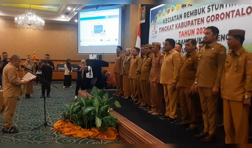 Tekan Stunting, Camat se-Kabgor Dikukuhkan Sebagai Bapak dan Bunda Asuh