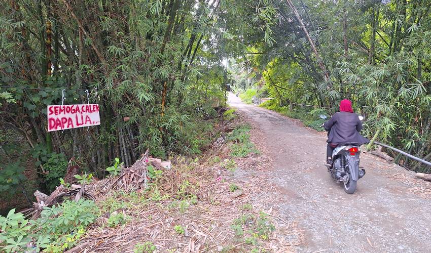 Warga Tamboo Keluhkan Kondisi Jalan, Kades_ Belasan Tahun Belum Diperbaiki